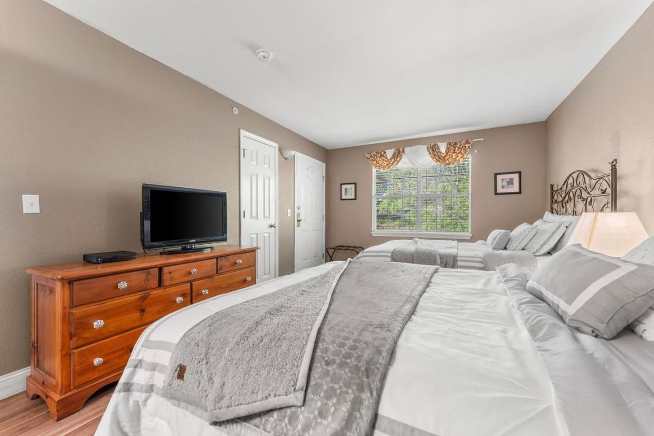Penthouse Thousand Hills Golf Front Condo With Pool Close To 76 And Sleeps 8 Branson Buitenkant foto